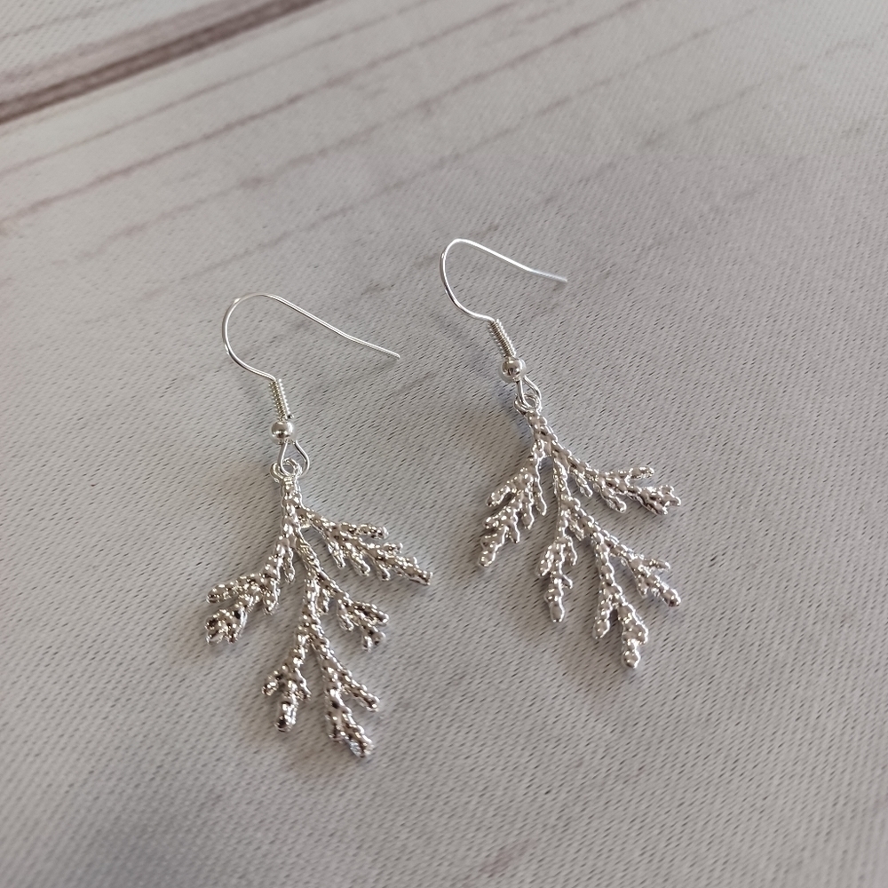 BOUTIQUE Spruce Tree Leaf Stainless Steel Metal Dangle Earrings Jewelry